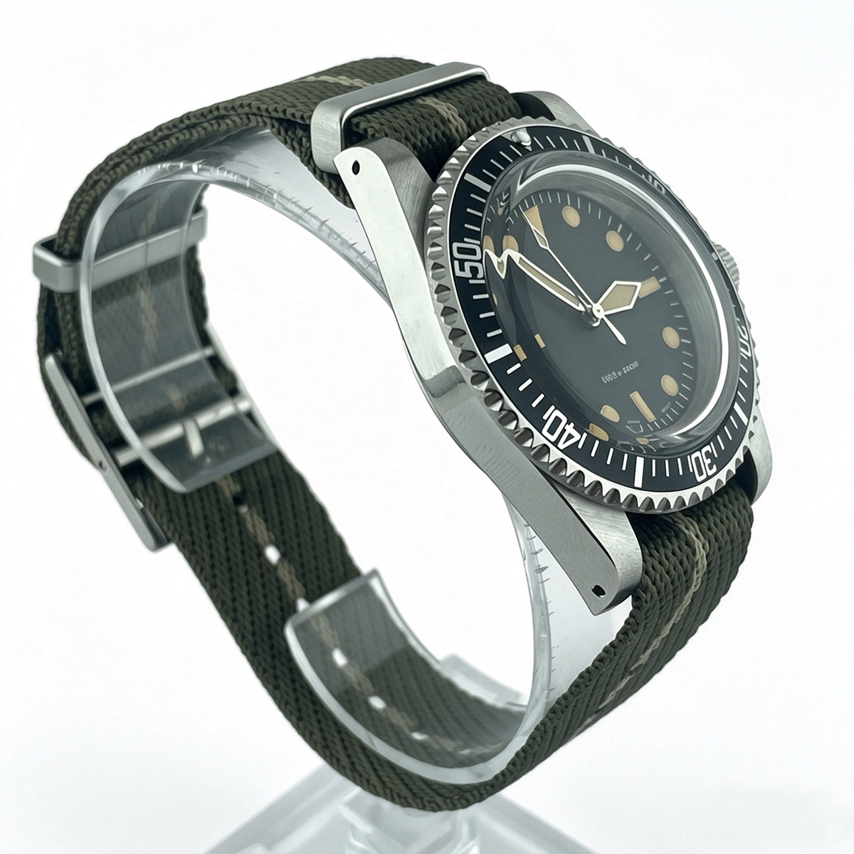 39.5mm ダイバーレトロウォッチ カレンダーなし アクリ - Tropic Strap Vintage のレビューと価格