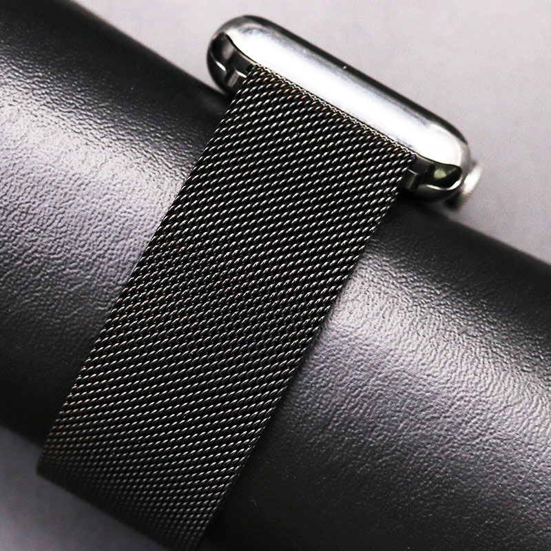 ミラネーゼループストラップ Apple Watchバンド用  - Milanese Loop Magnetic のレビューと価格